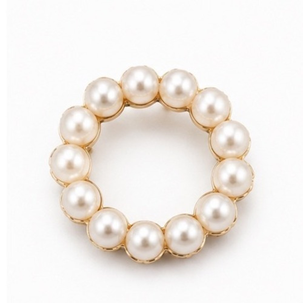 Gold Tone Faux Pearl Wreath Circle Brooch Pin Elegant Classic sophisticated - Picture 1 of 8